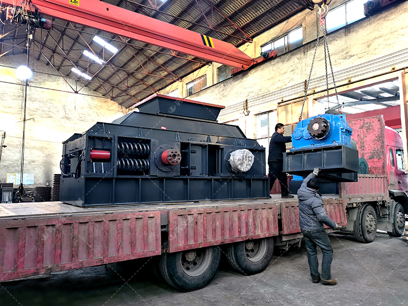 花崗巖對輥破碎機出料粒度多少？產量多大？