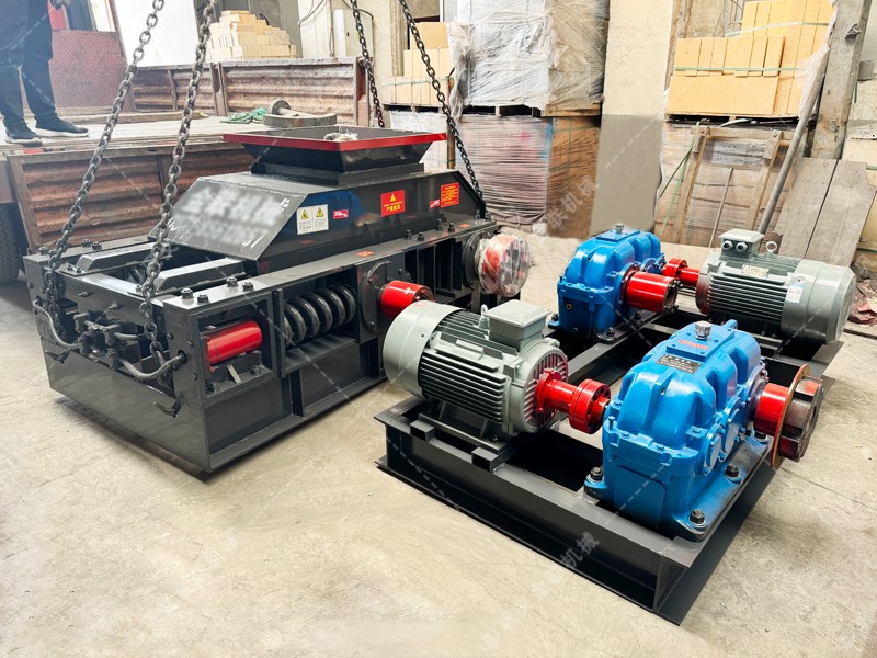 對(duì)輥細(xì)碎機(jī)_小型細(xì)碎對(duì)輥機(jī),新型制砂細(xì)碎機(jī)生產(chǎn)視頻/型號(hào)圖片 對(duì)輥細(xì)碎機(jī)_小型細(xì)碎對(duì)輥機(jī),新型制砂細(xì)碎機(jī)生產(chǎn)視頻/型號(hào)圖片